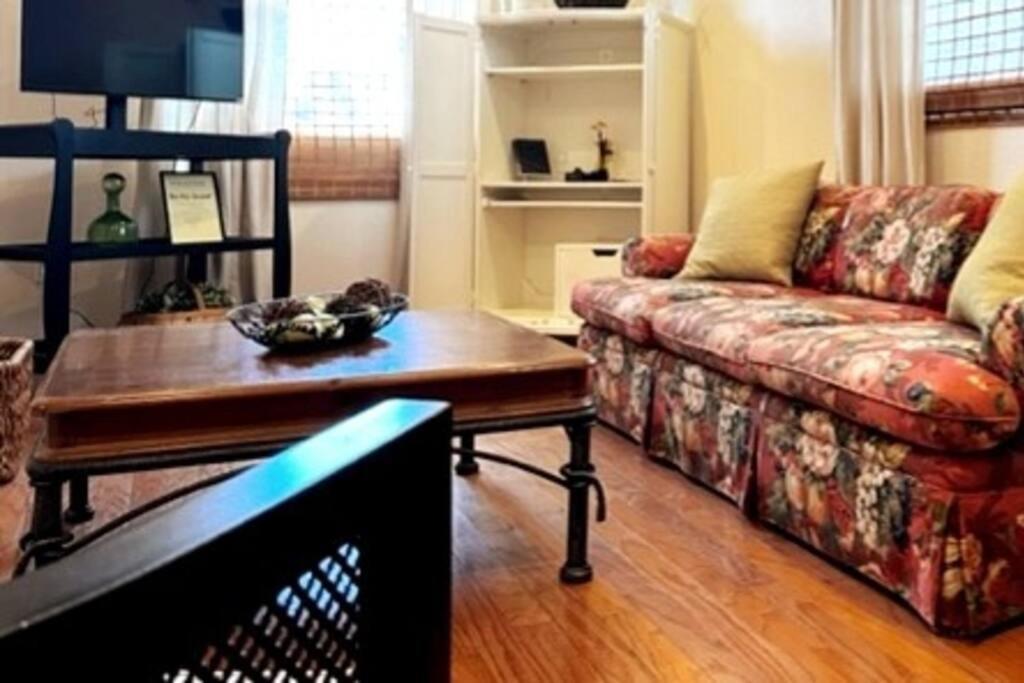 House Close To Downtown, Airport, Raymond James Stadium, And Many More Places Tampa Exterior photo